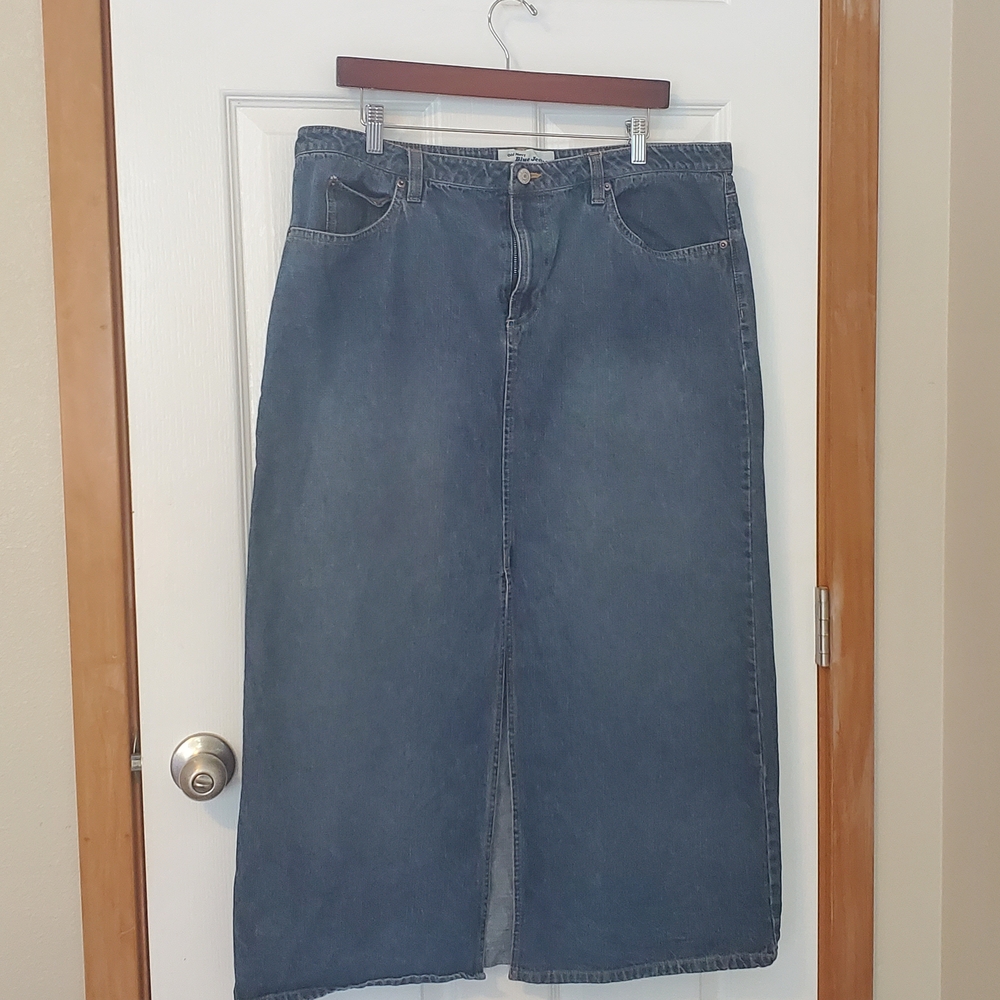 2/$10 Old Navy Blue Classic Denim Skirt